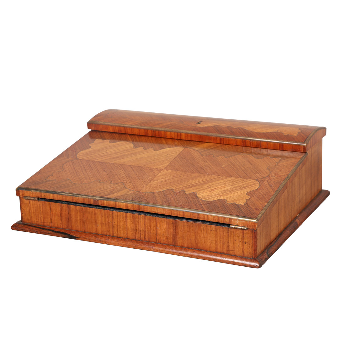A 19TH CENTURY KINGWOOD WRITING BOX.