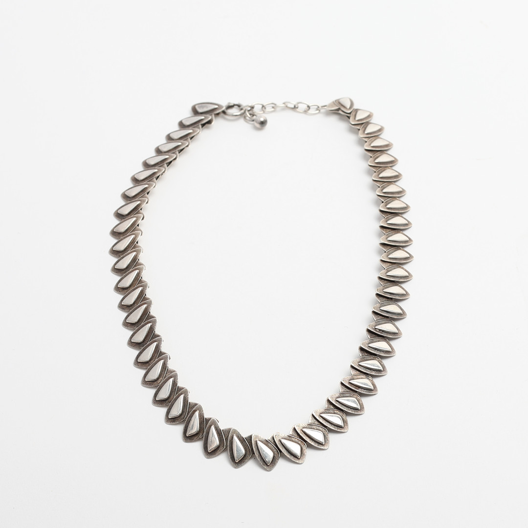 COLLIER, 830 silver.