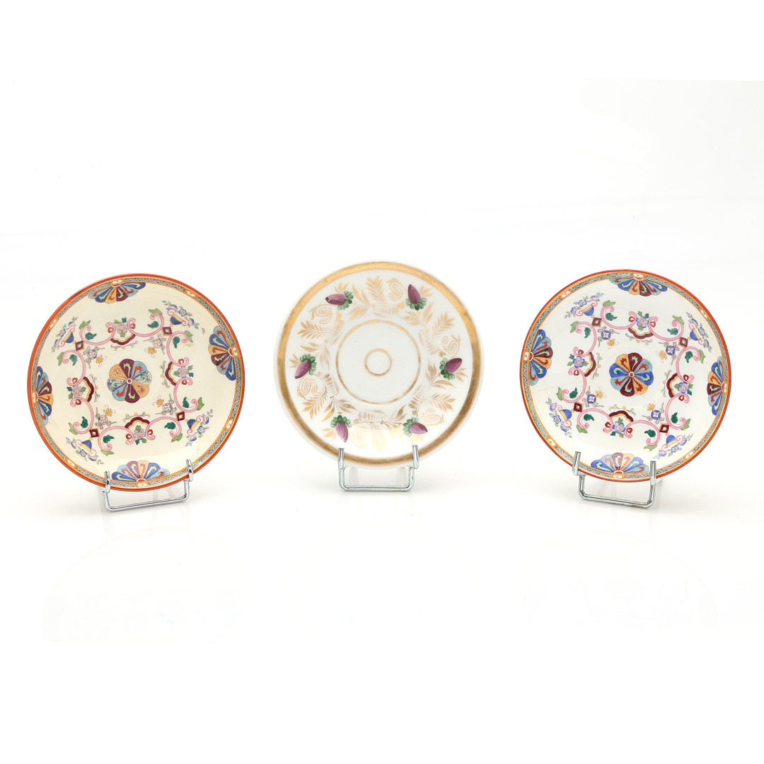 Two small English Minton porcelain dishes and one small dish in probably French porcelain, first half of the 20th Century.