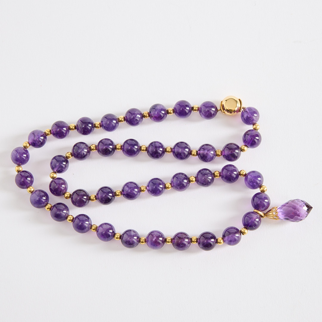 COLLIER, slipade ametister och guld, 18K.