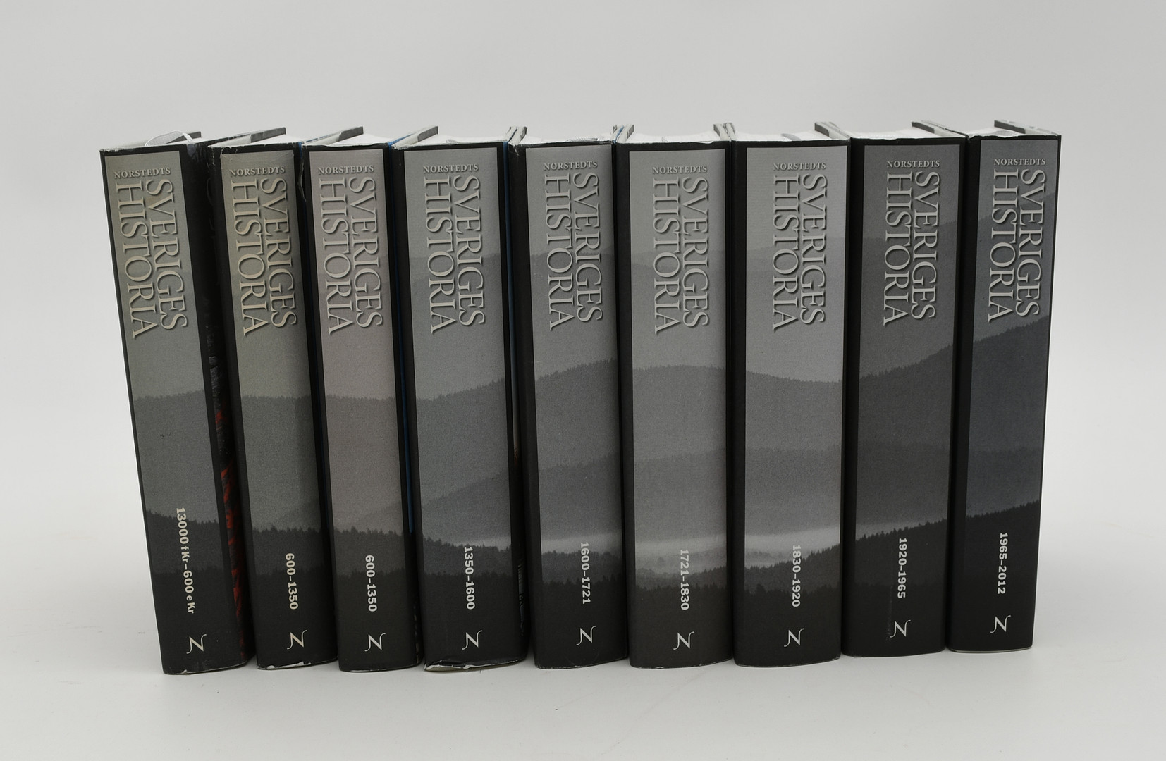 Norstedts Sveriges Historia. 9 vol. 13000 f.kr. - 2012.