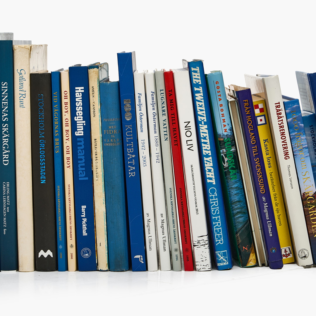 MARINLITTERATUR, ca 60 volymer, bland annat Roland Svensson.