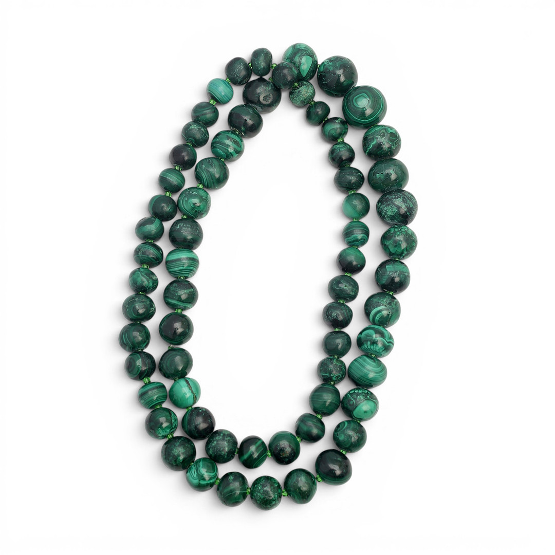 Malachite beads necklace.
