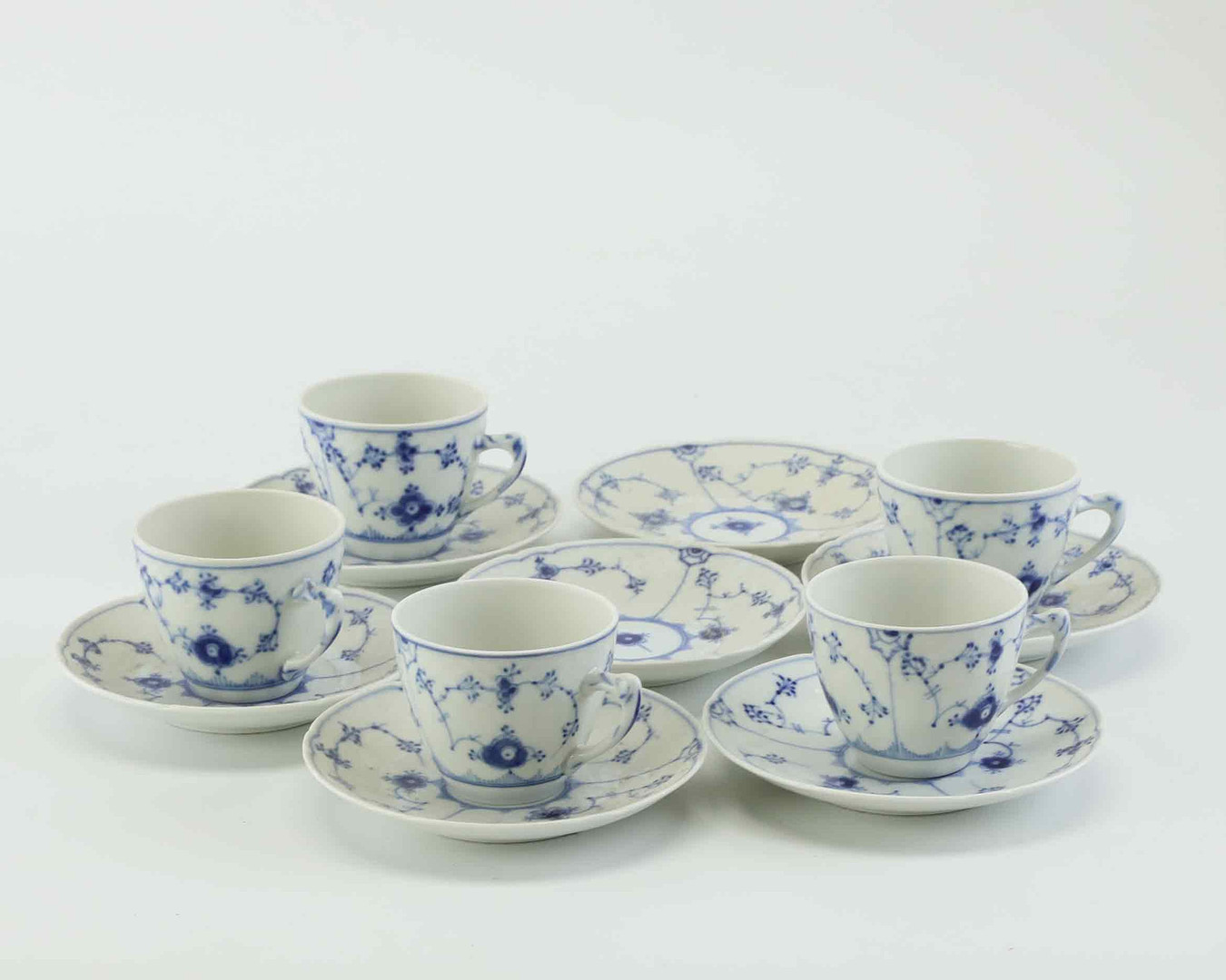 KAFFESERVISDELAR, 12 delar, Musselmalet, Bing & Grøndahl, Danmark, 1900-tal.