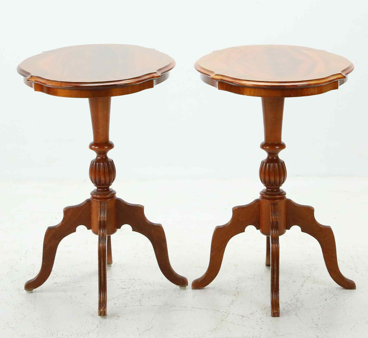 SIDOBORD, ett par, Engelsk stil, mahognyfanér, 1900-tal.