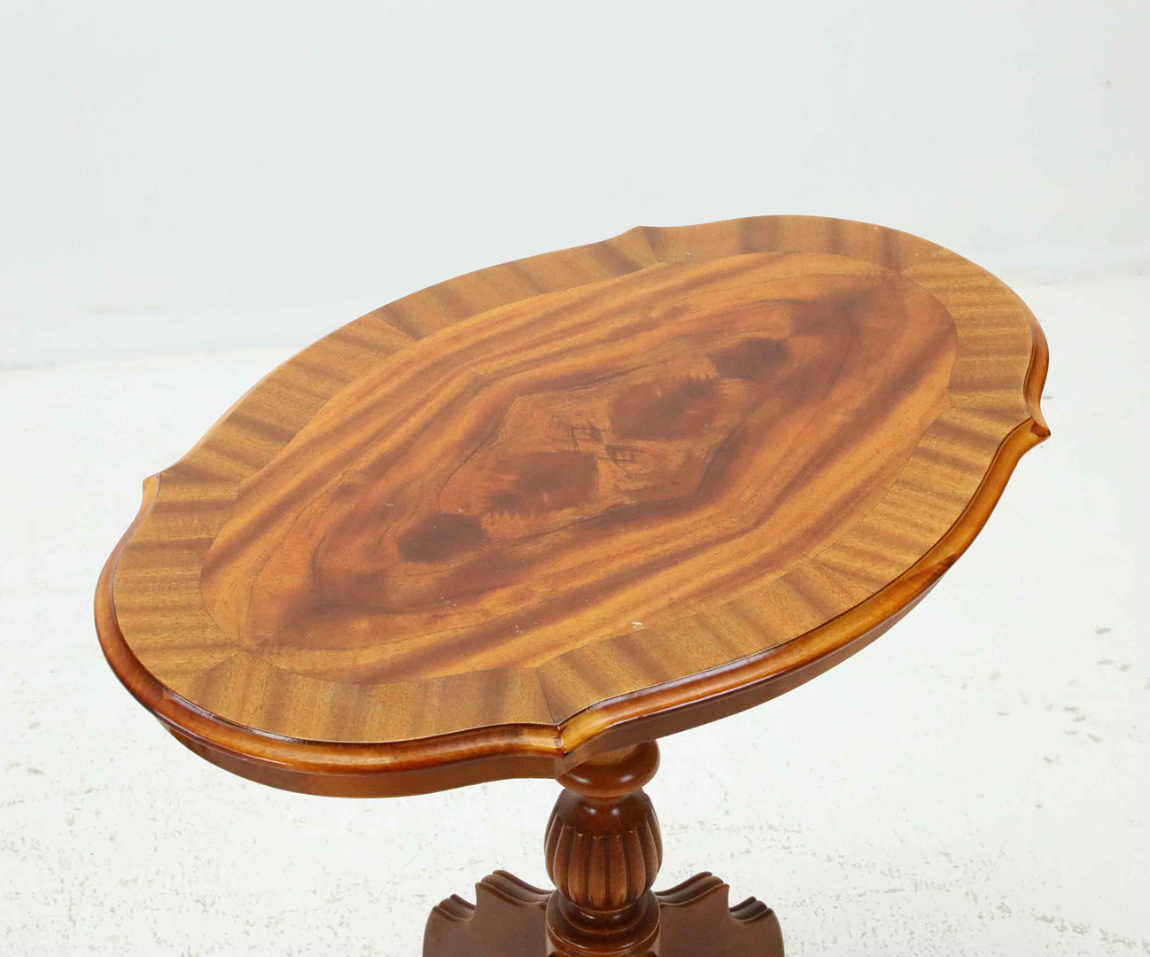 SIDOBORD, ett par, Engelsk stil, mahognyfanér, 1900-tal.