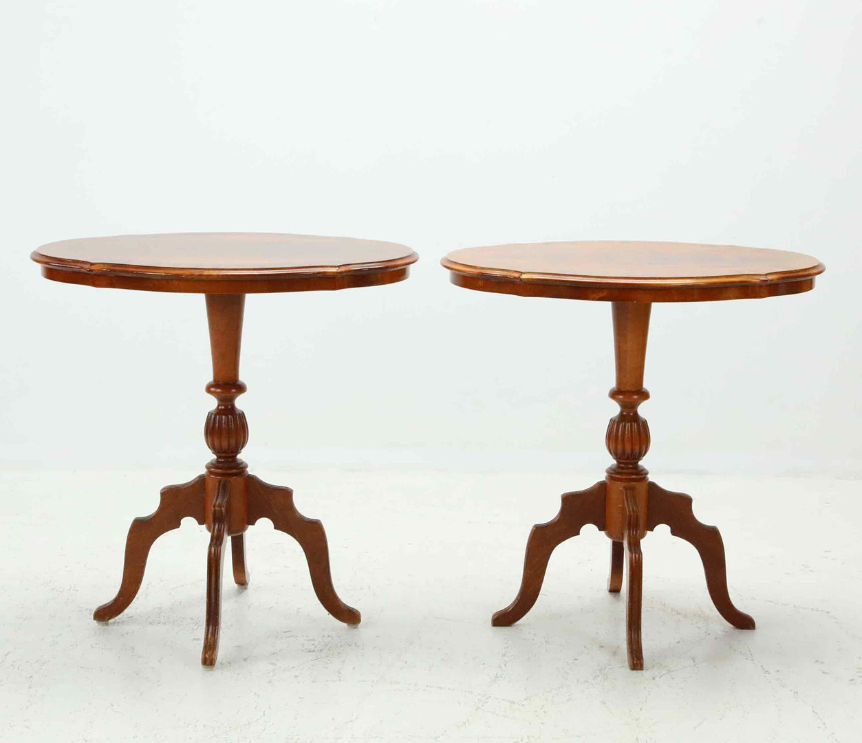 SIDOBORD, ett par, Engelsk stil, mahognyfanér, 1900-tal.