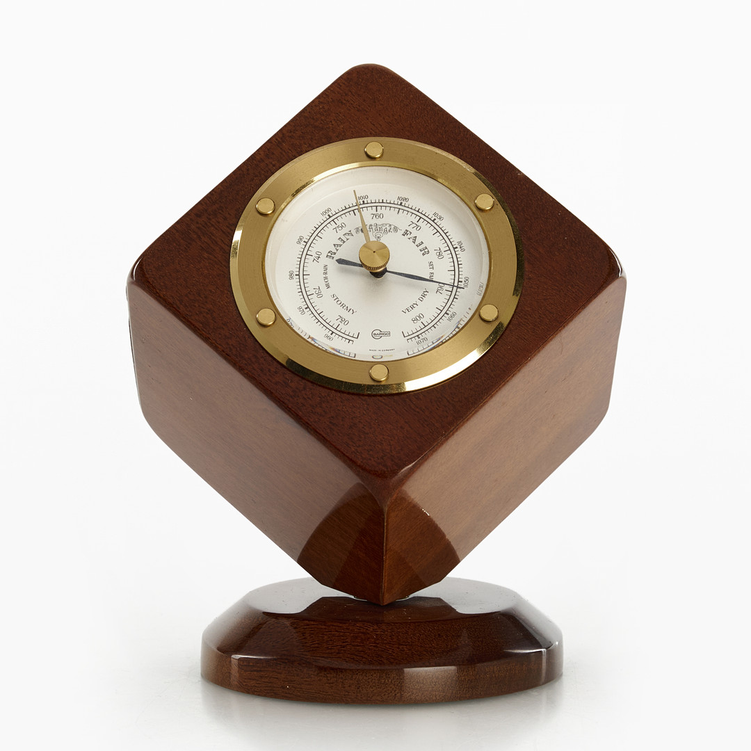 BORDSUR, med barometer och termometer, Nautisk design, 1900-talets andra hälft. Snurrbar fot.