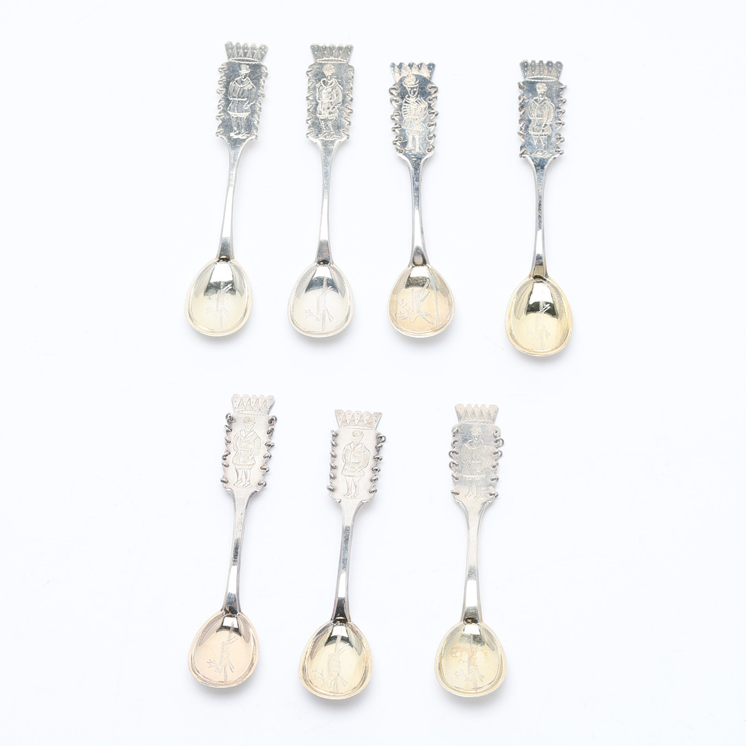 SKRAMMELSKEDAR. 7 st, silver, 1900-talets mitt.