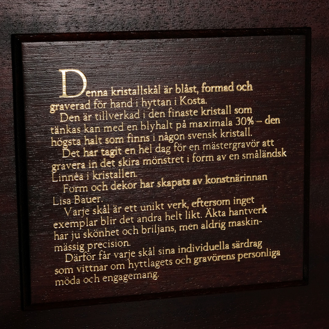 LISA BAUER. SKÅL PÅ FOT, "Linnea" konstglas, E.A, Kosta.