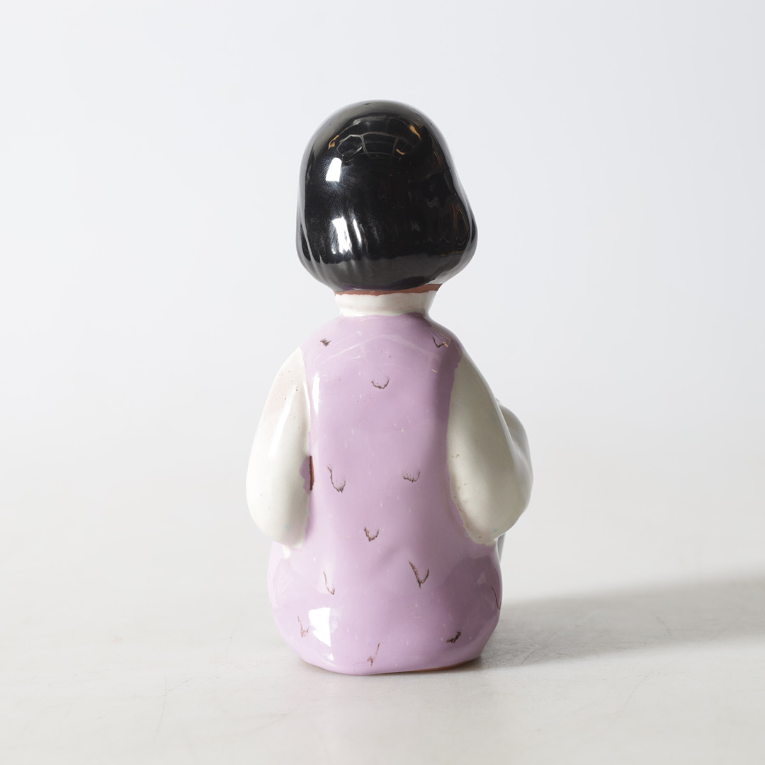CARLI BAUER. figurin, delvis glaserat lergods, Vienna Kunst, Österrike.