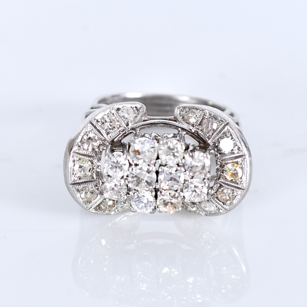 RING, platina med 10 briljant- och 14 åttkantslipade diamanter.