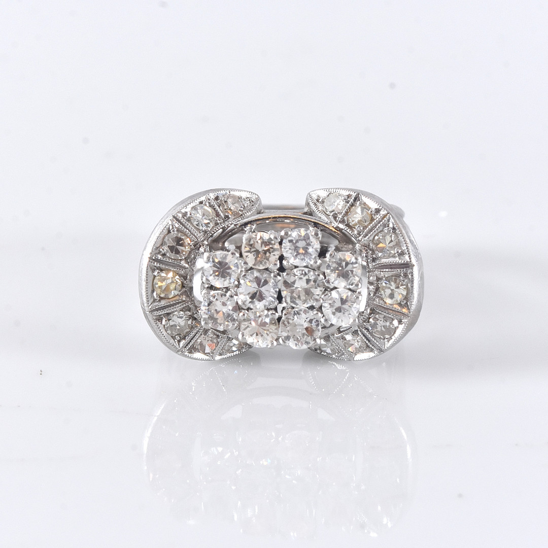 RING, platina med 10 briljant- och 14 åttkantslipade diamanter.
