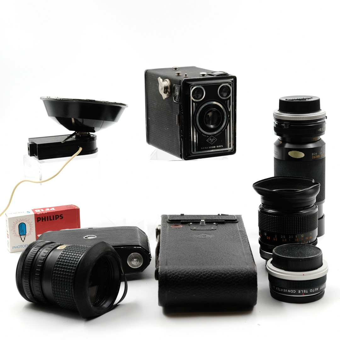 KAMEROR / OBJEKTIV, bl.a. Kodak och Canon, 8 delar.