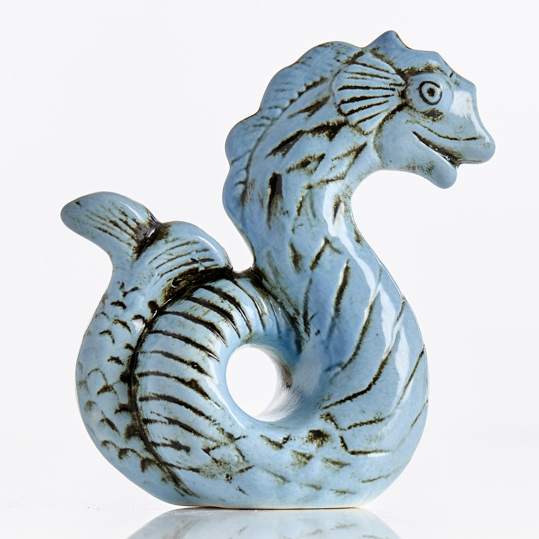 LISA LARSON, figurin, sjöodjur, märkt Lisa L. Sweden, glaserat stengods, Beskrivning höjd 11,5 cm.