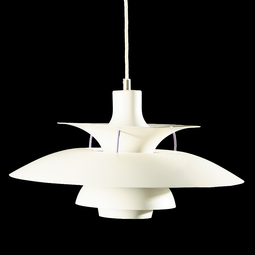 POUL HENNINGSEN. Taklampa, "PH 5" för Louis Poulsen, Danmark.