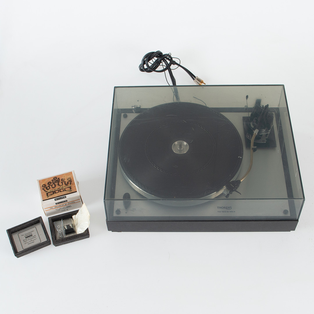 SKIVSPELARE, THORENS TD-160B MK II med tonarm SME Series III.