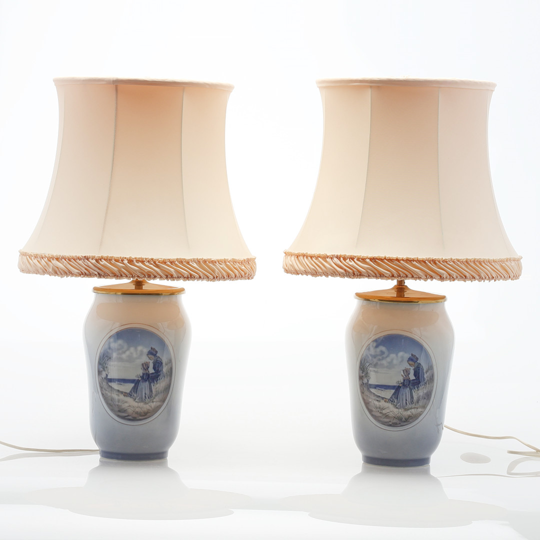 BORDSLAMPOR ett par Royal Copenhagen Danmark.