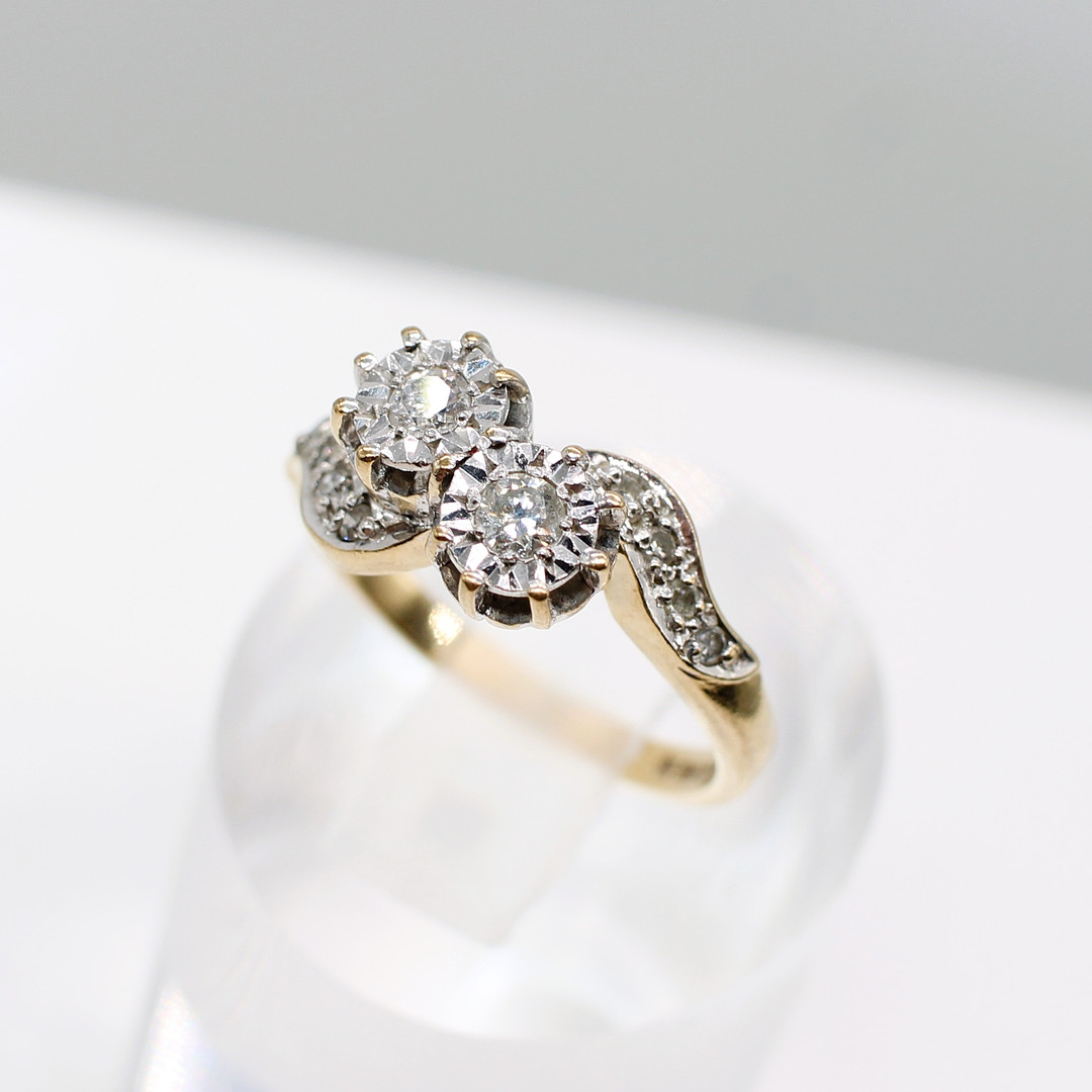 VINTAGE DIAMOND TOI ET MOI RING.