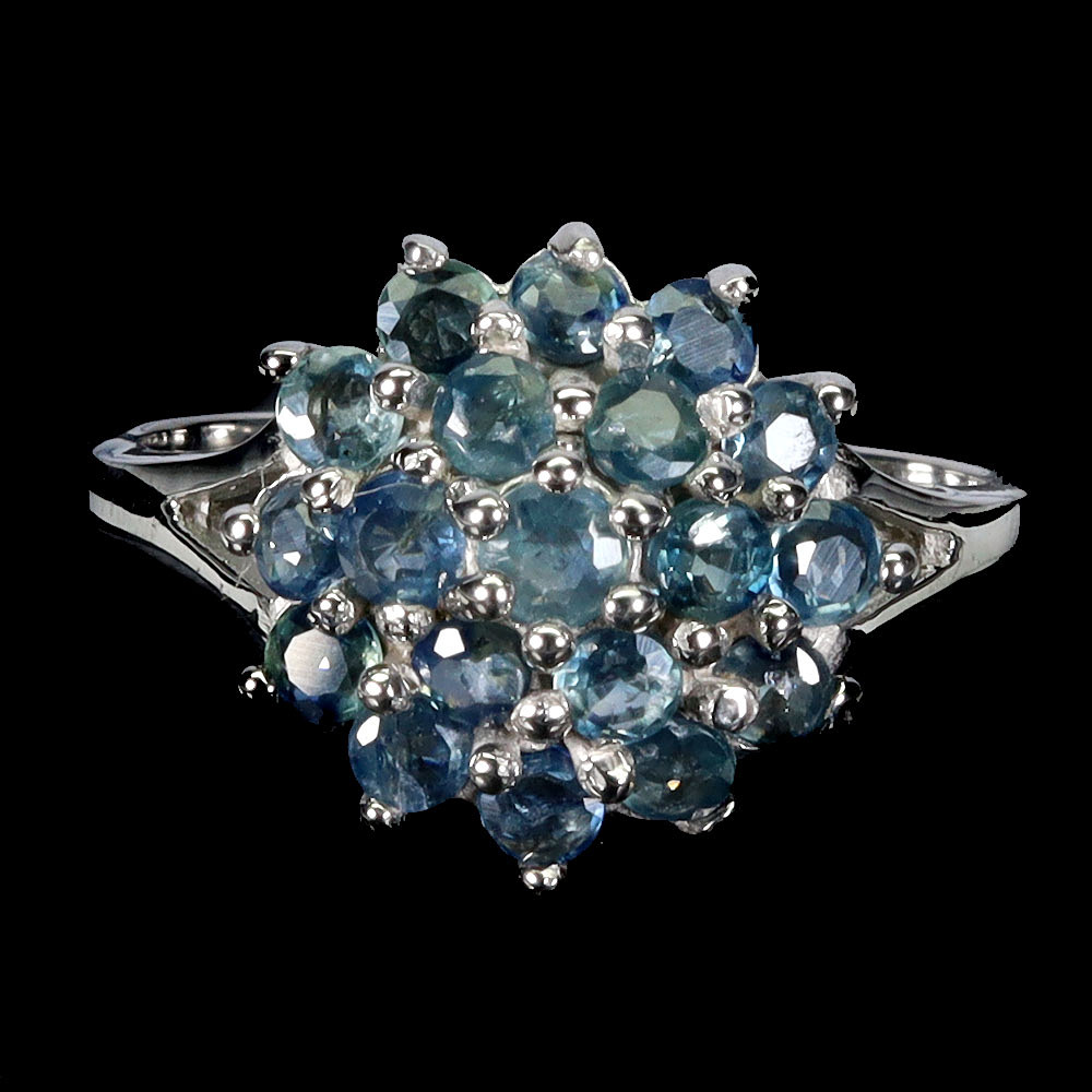 SAPPHIRE SILVER CLUSTER RING.