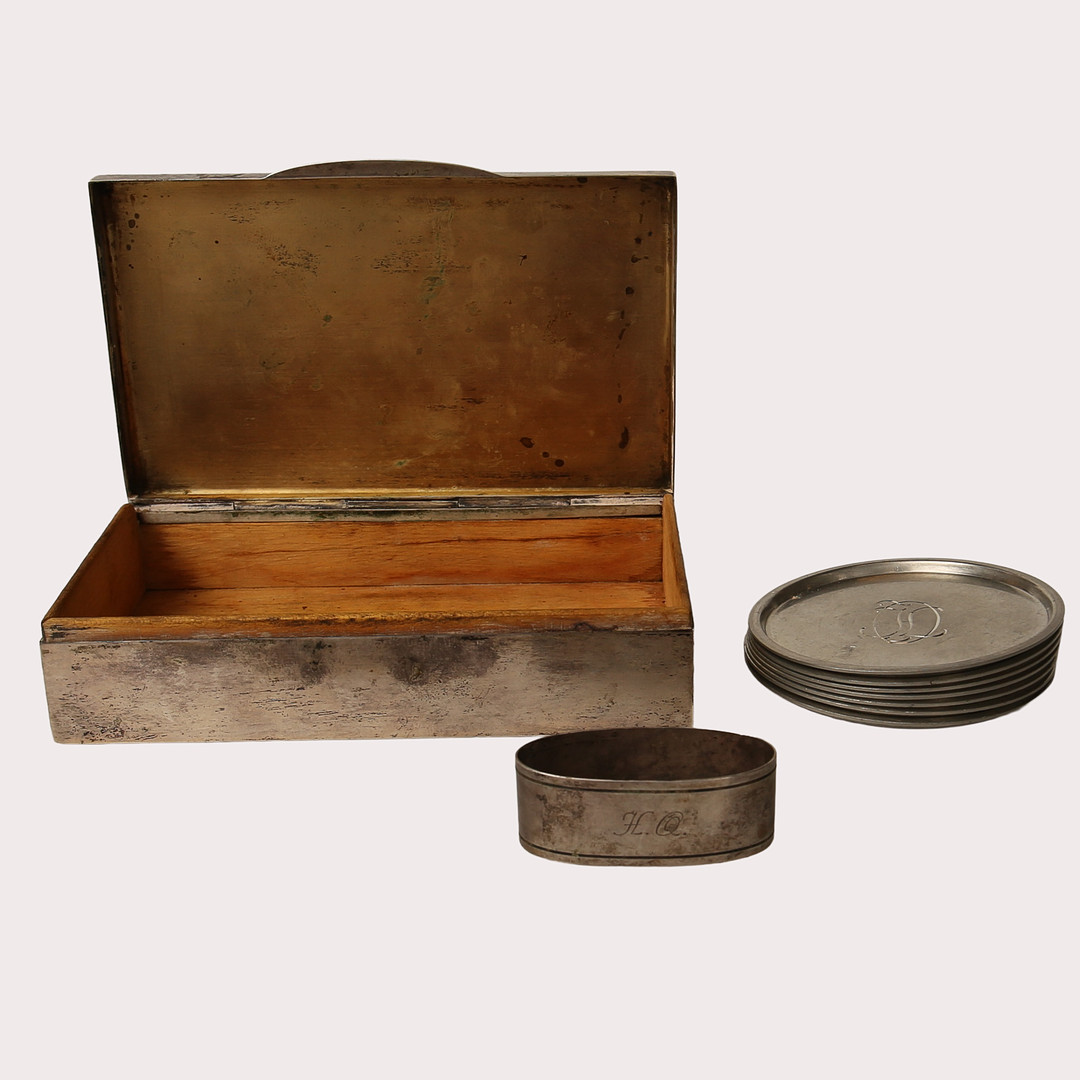 CIGARETTETUI, silver, 833/1000, träklädd insida, Portugal. Omkring 1900-talets mitt. Totalvikt 375,9 gram.