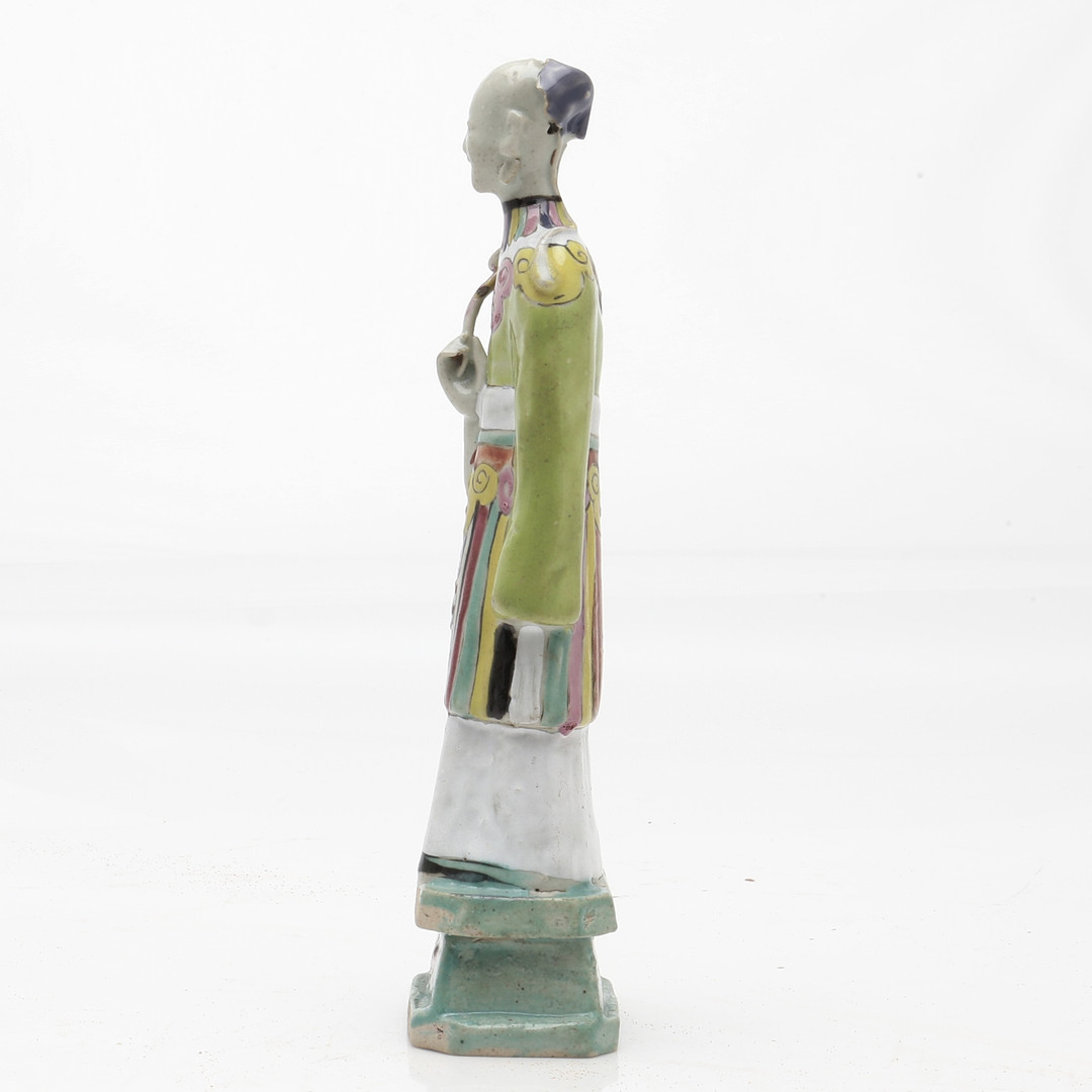 "He Xiangu", Chinese Qing figure, Qianlong period, in "rose family" porcelain, second half of the 18th Century.