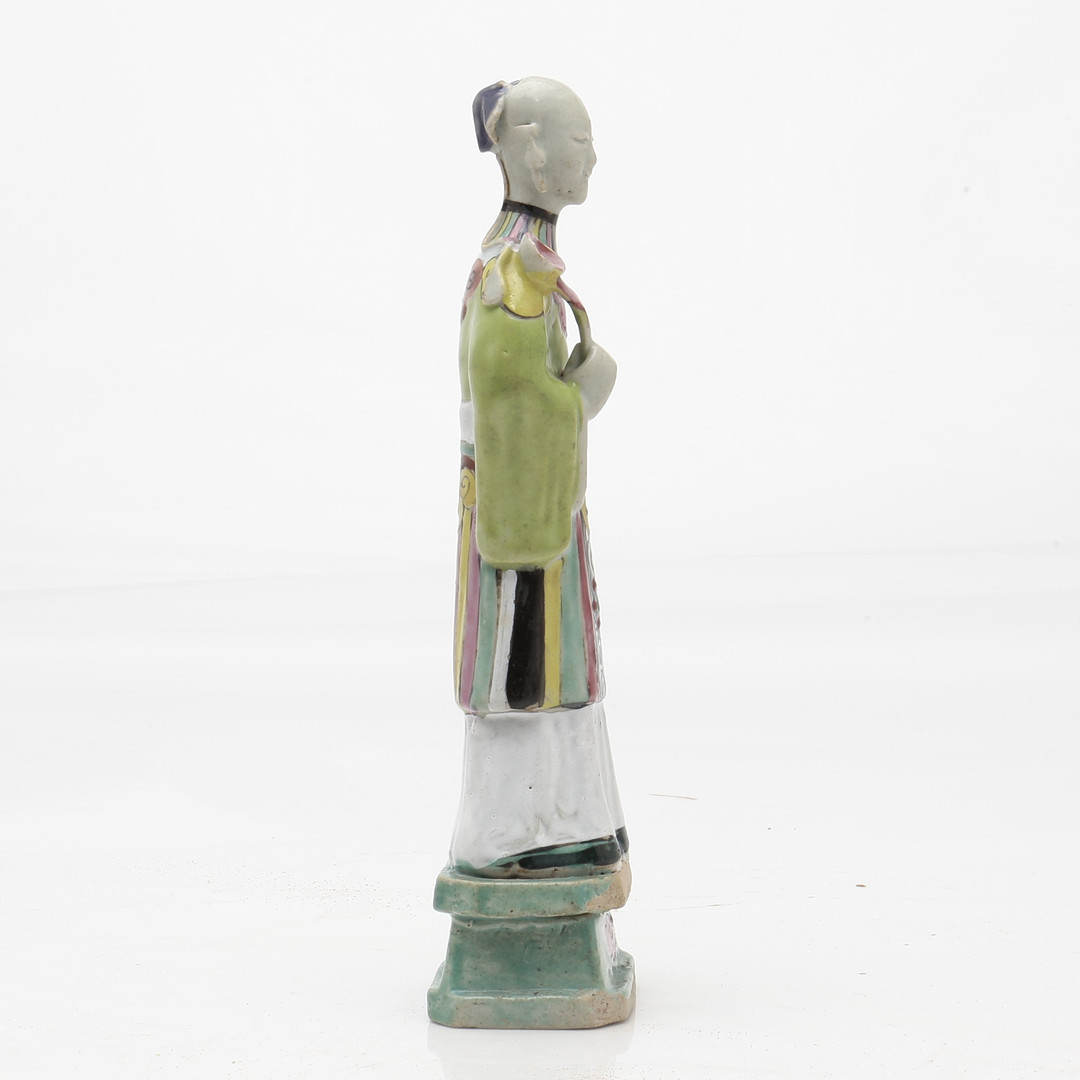 "He Xiangu", Chinese Qing figure, Qianlong period, in "rose family" porcelain, second half of the 18th Century.