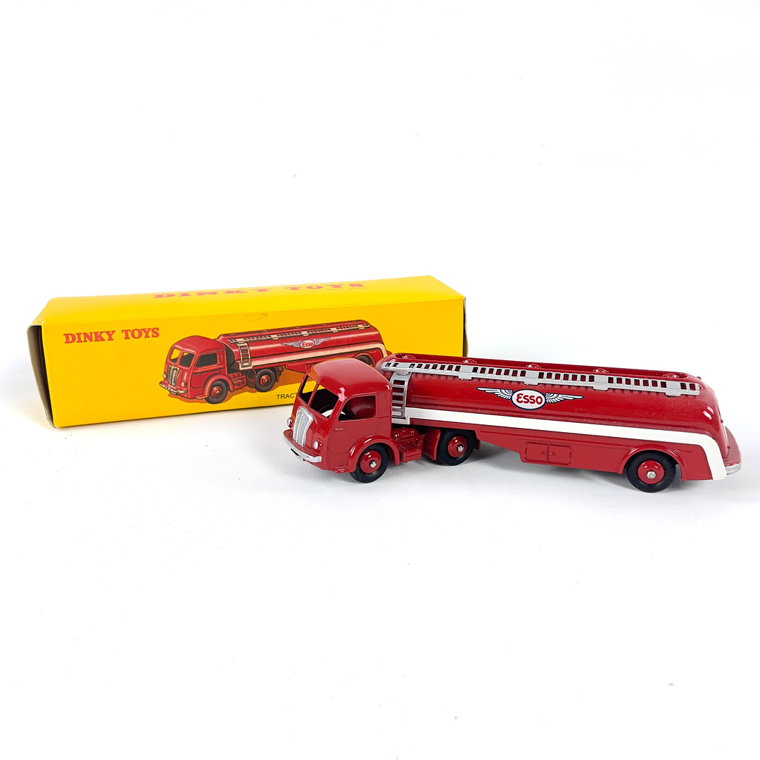 MODELLBIL. Tanklastbil, No. 32C, Dinky Toys, i originalförpackning.
