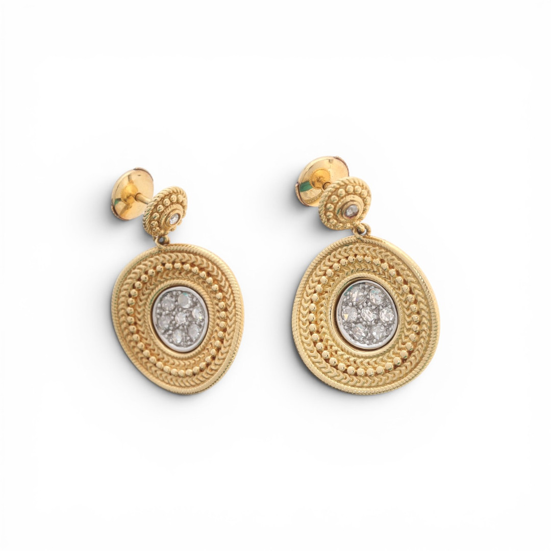 CARRERA Y CARRERA. "Ruedo" diamonds earrings.
