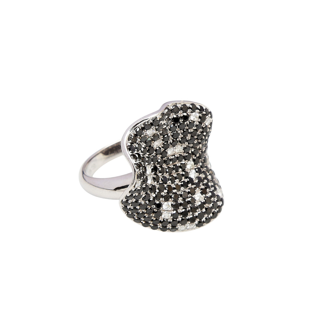 Two-tone diamonds ring.