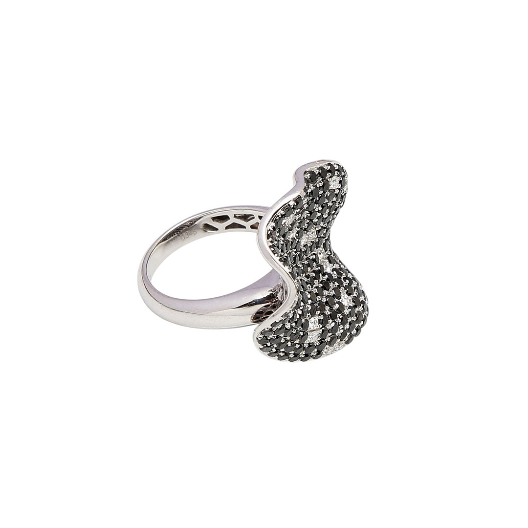 Two-tone diamonds ring.