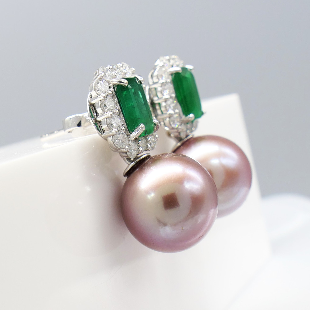 EMERALD, PEARL & DIAMOND earrings.
