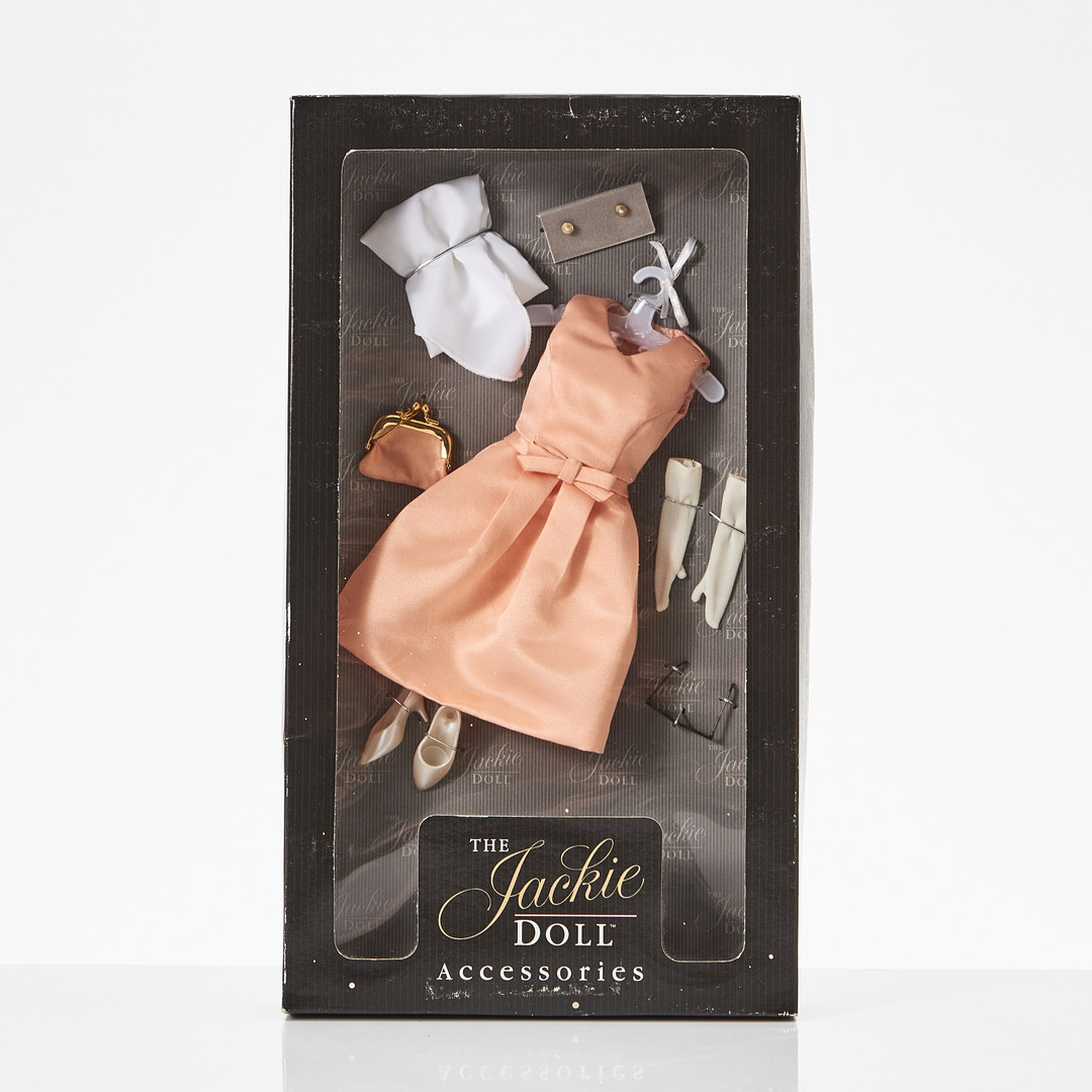 FRANKLIN MINT, ”The Jackie (Kennedy) Doll” and 5 Boxed Iconic