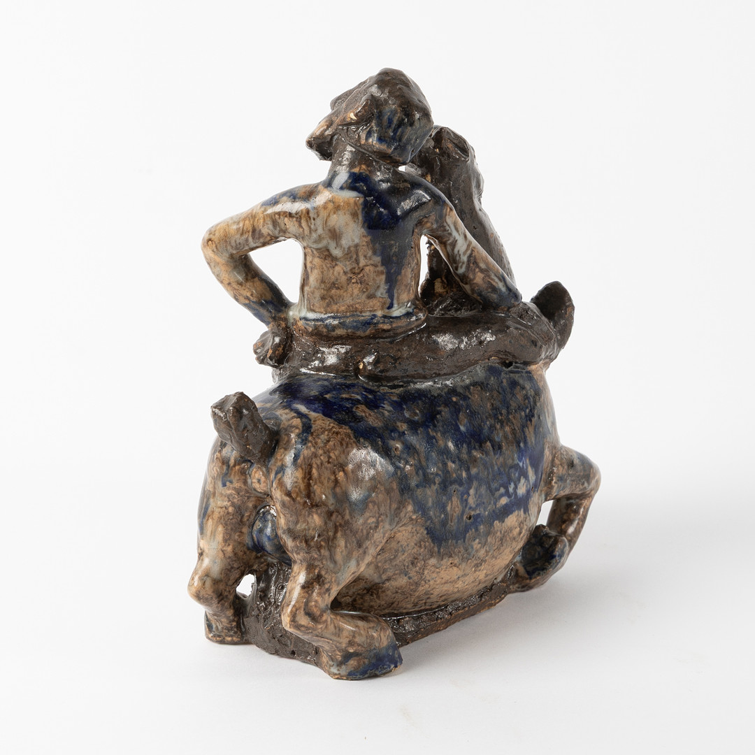 ÅKE HOLM. Häst med ryttare, brunblå glasyr, Höganäs, 1940-tal, unik.