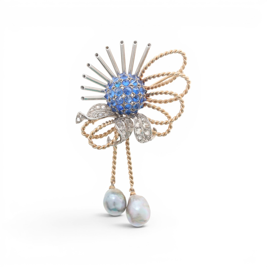 Gold and diamonds floral brooch, mid 20th Century.
