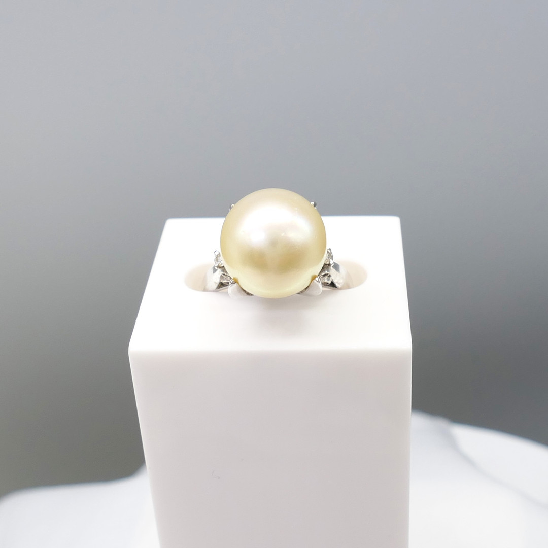 PLATINUM PEARL & DIAMOND ring.