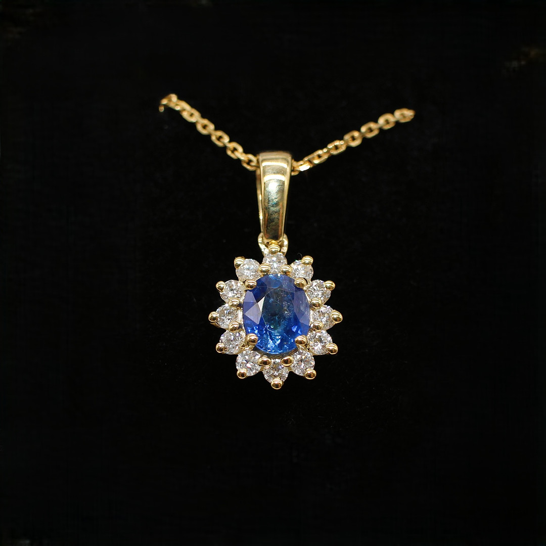 SAPPHIRE & DIAMOND CLUSTER NECKLACE.