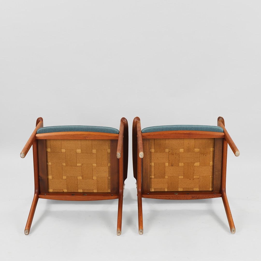 OLE WANSCHER. Par armstole, „PJ 412“, teak, Poul Jeppesen. Danmark, 1960'erne. Poul Jeppesen (2).