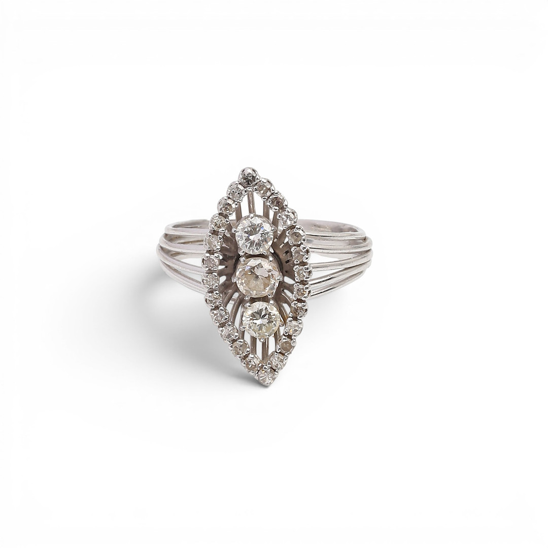 Diamonds ring, mid 20th Century.