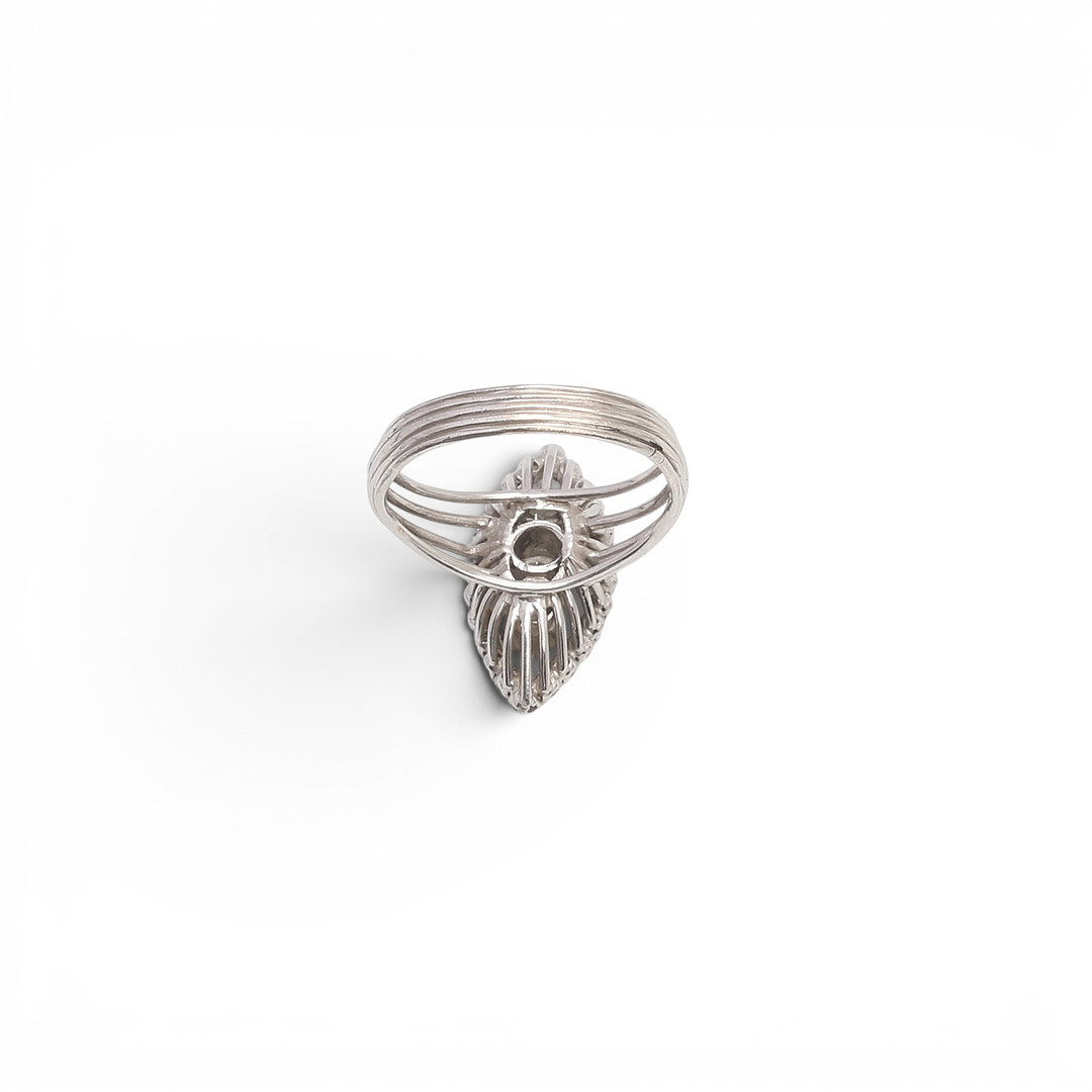 Diamonds ring, mid 20th Century.