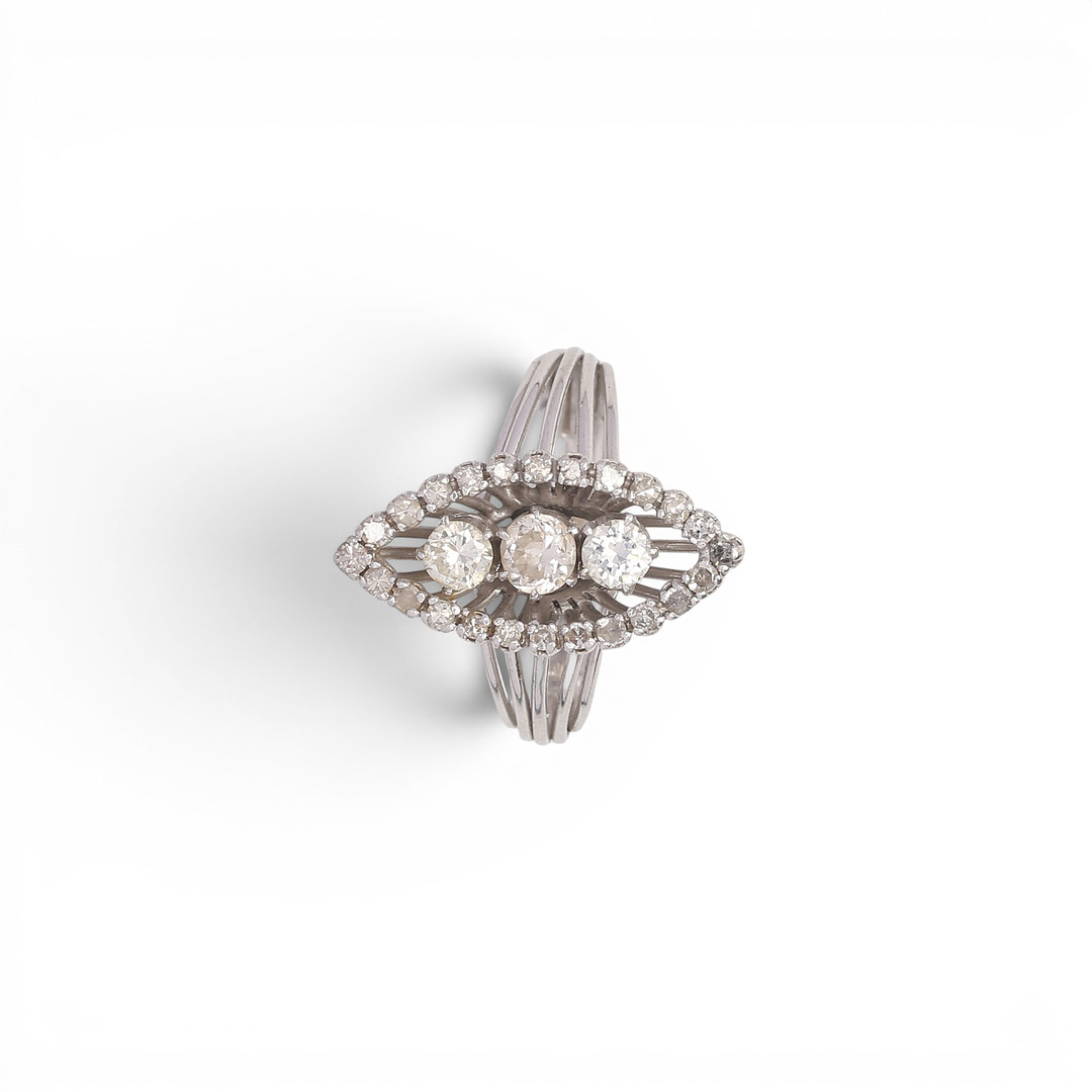 Diamonds ring, mid 20th Century.