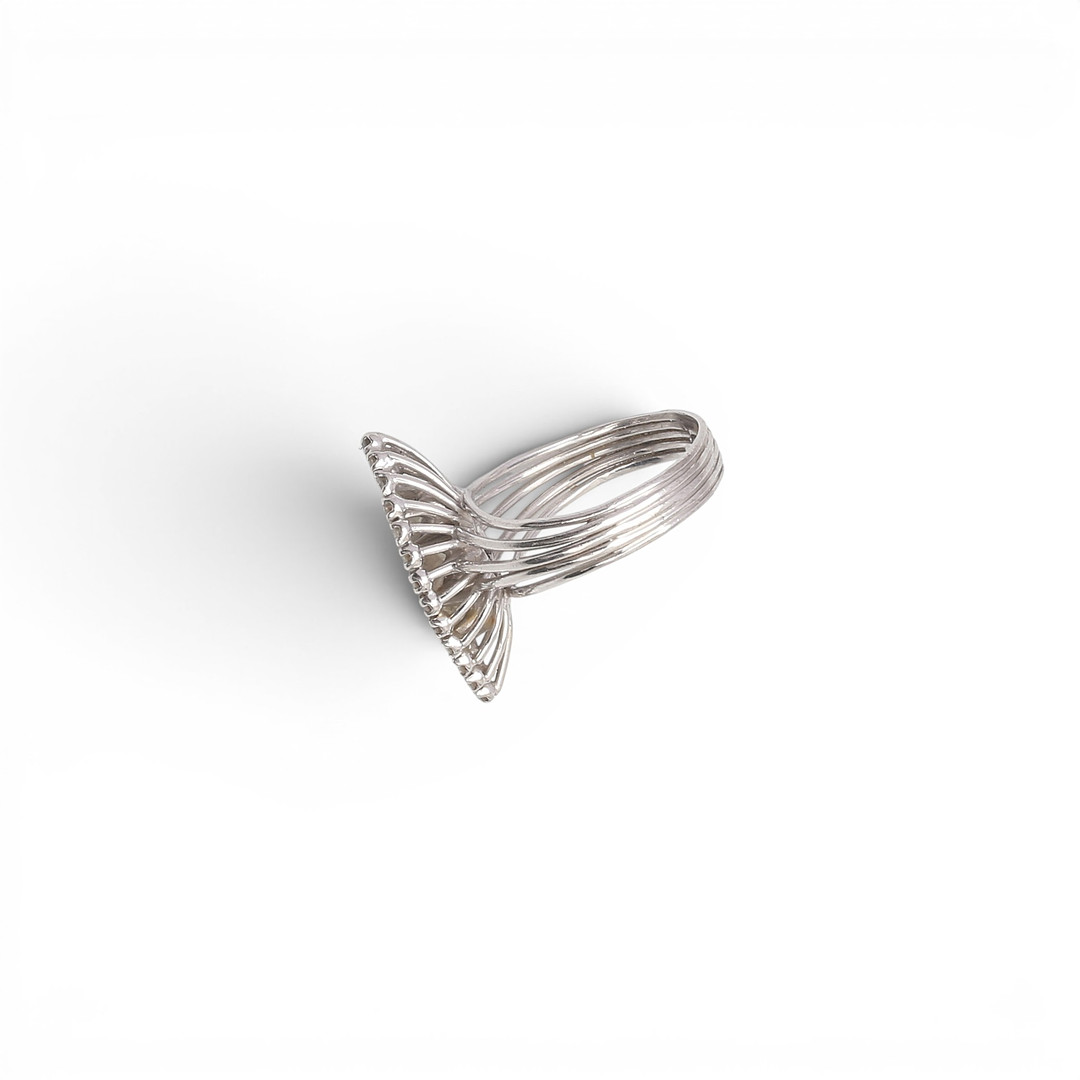 Diamonds ring, mid 20th Century.