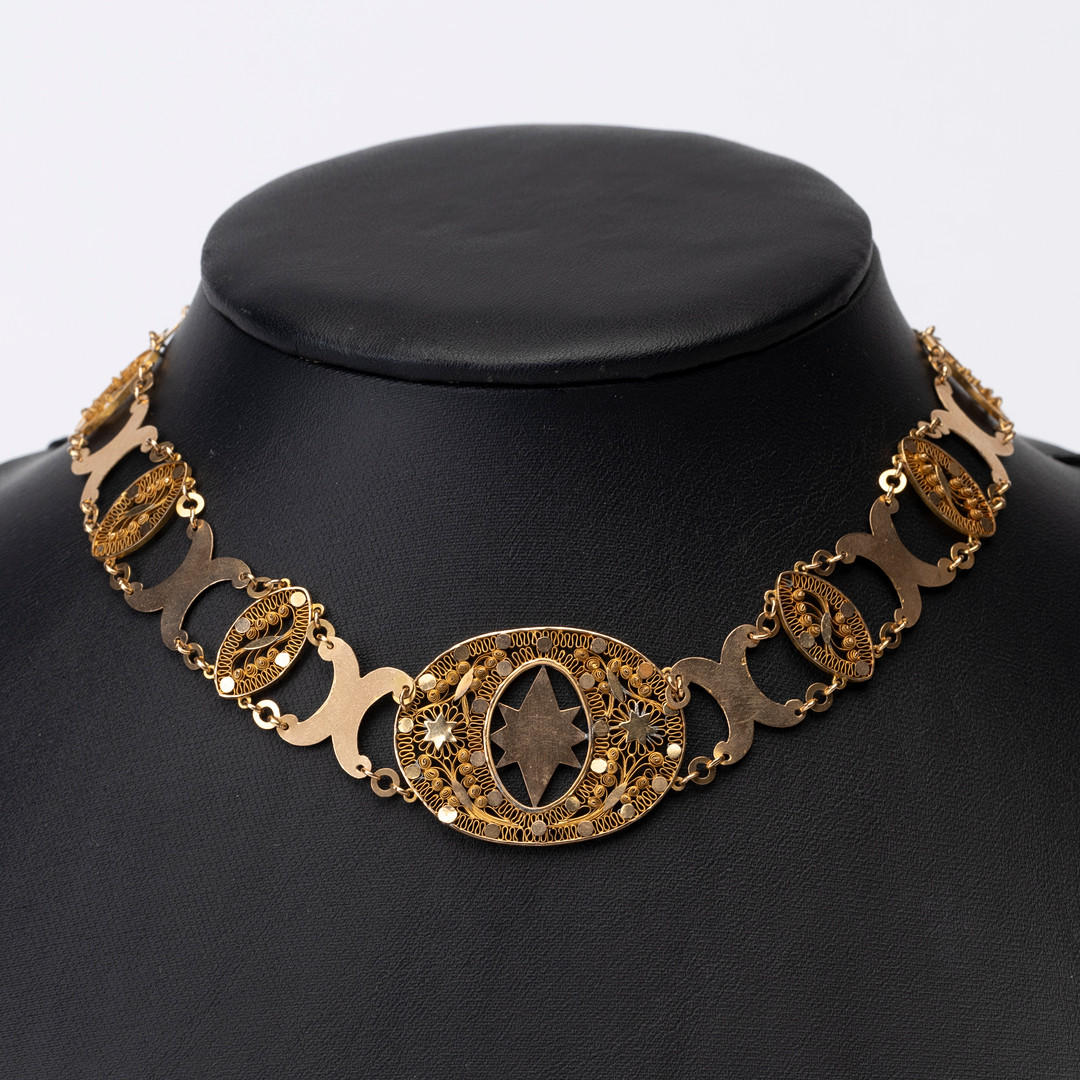 COLLIER, 18K guld med filigranarbete, lås stämplat Eric Wennblad (verksam 1803-1808/11), Stockholm, 1804.