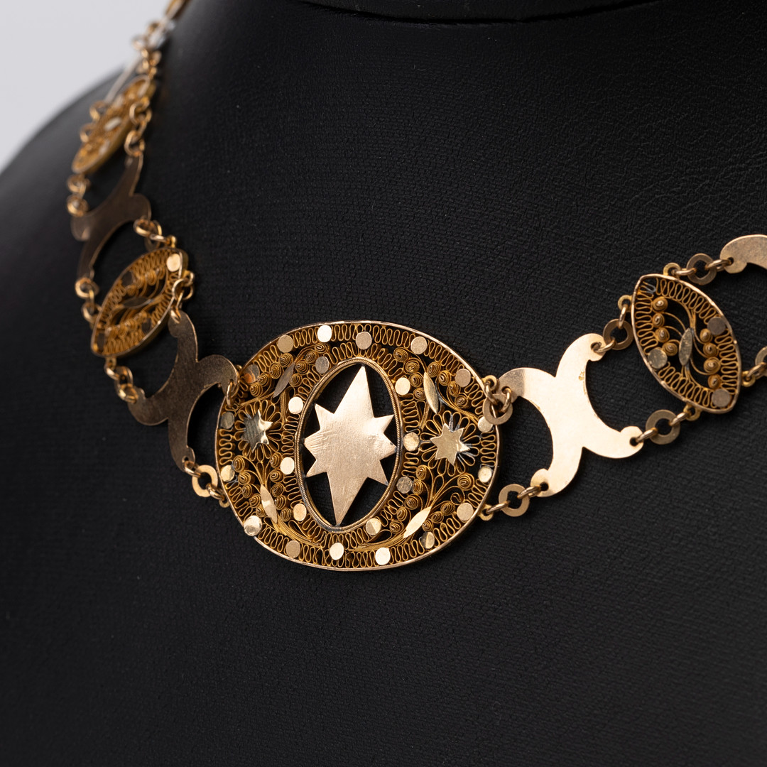 COLLIER, 18K guld med filigranarbete, lås stämplat Eric Wennblad (verksam 1803-1808/11), Stockholm, 1804.