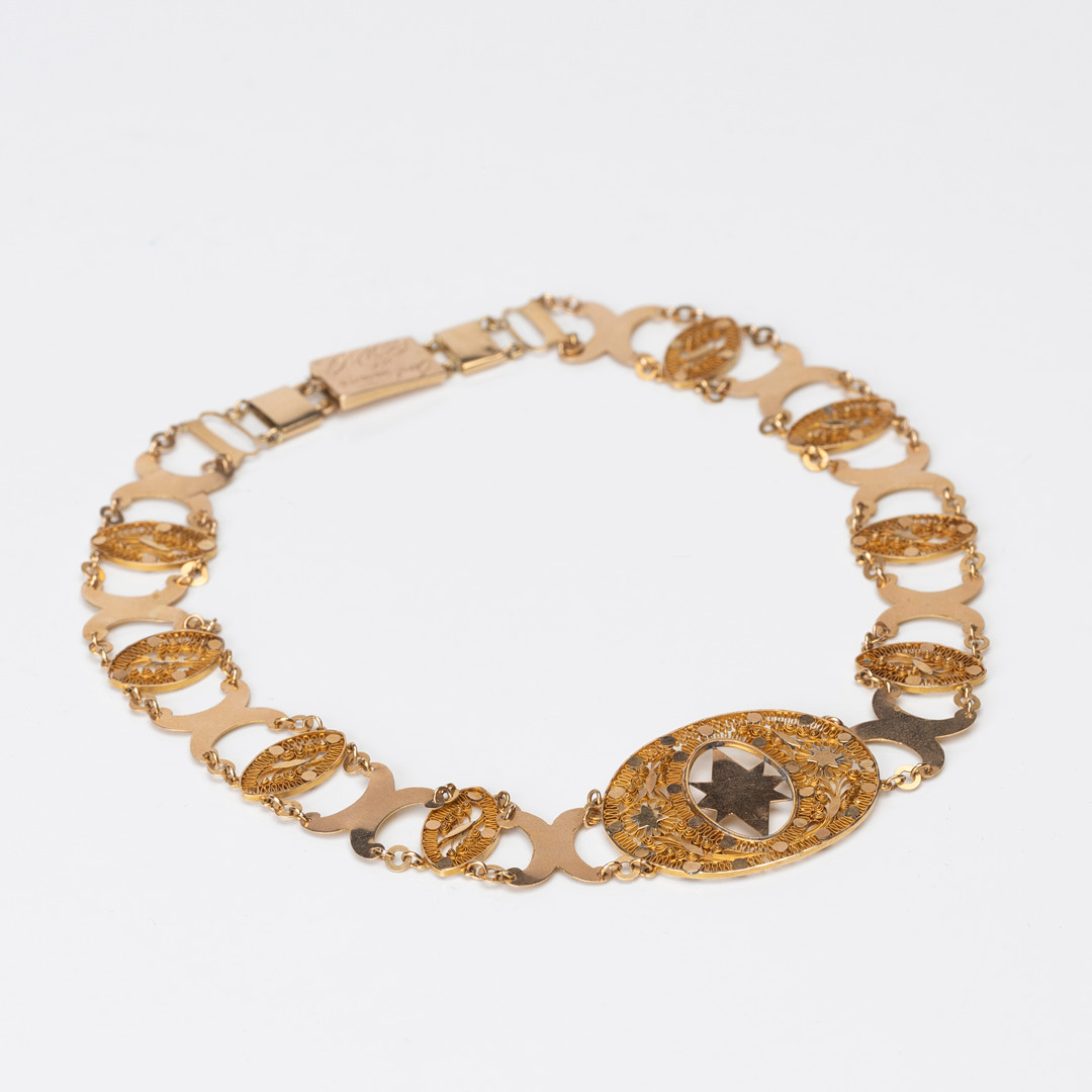 COLLIER, 18K guld med filigranarbete, lås stämplat Eric Wennblad (verksam 1803-1808/11), Stockholm, 1804.