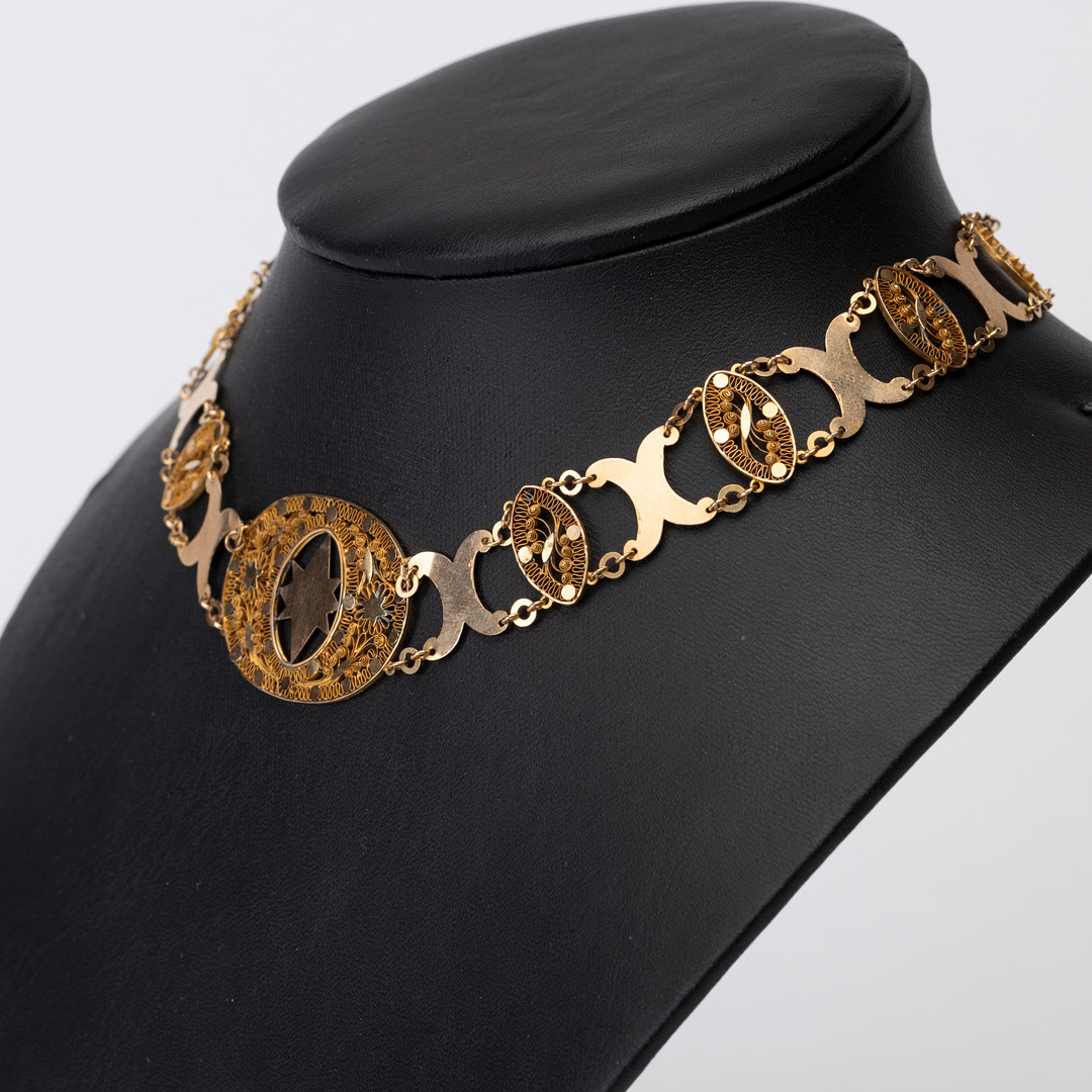 COLLIER, 18K guld med filigranarbete, lås stämplat Eric Wennblad (verksam 1803-1808/11), Stockholm, 1804.