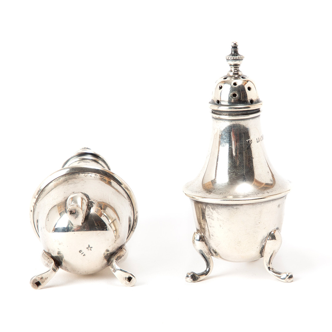 SALT & PEPPARKAR, silver, Birmingham, 1907.