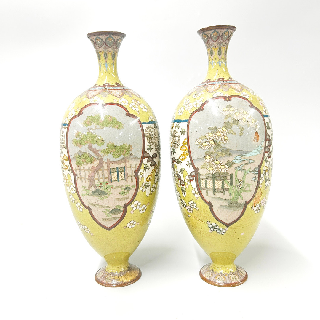 JAPANESE MEIJI PERIOD VASES.
