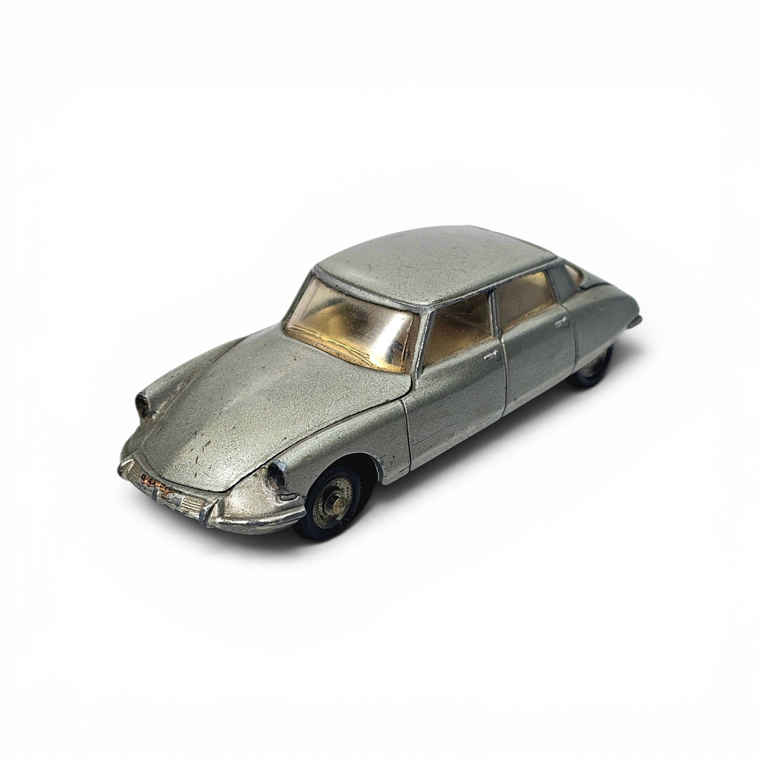 Meccano. Dinky Toys Poch. Coche Citroën DS19.
