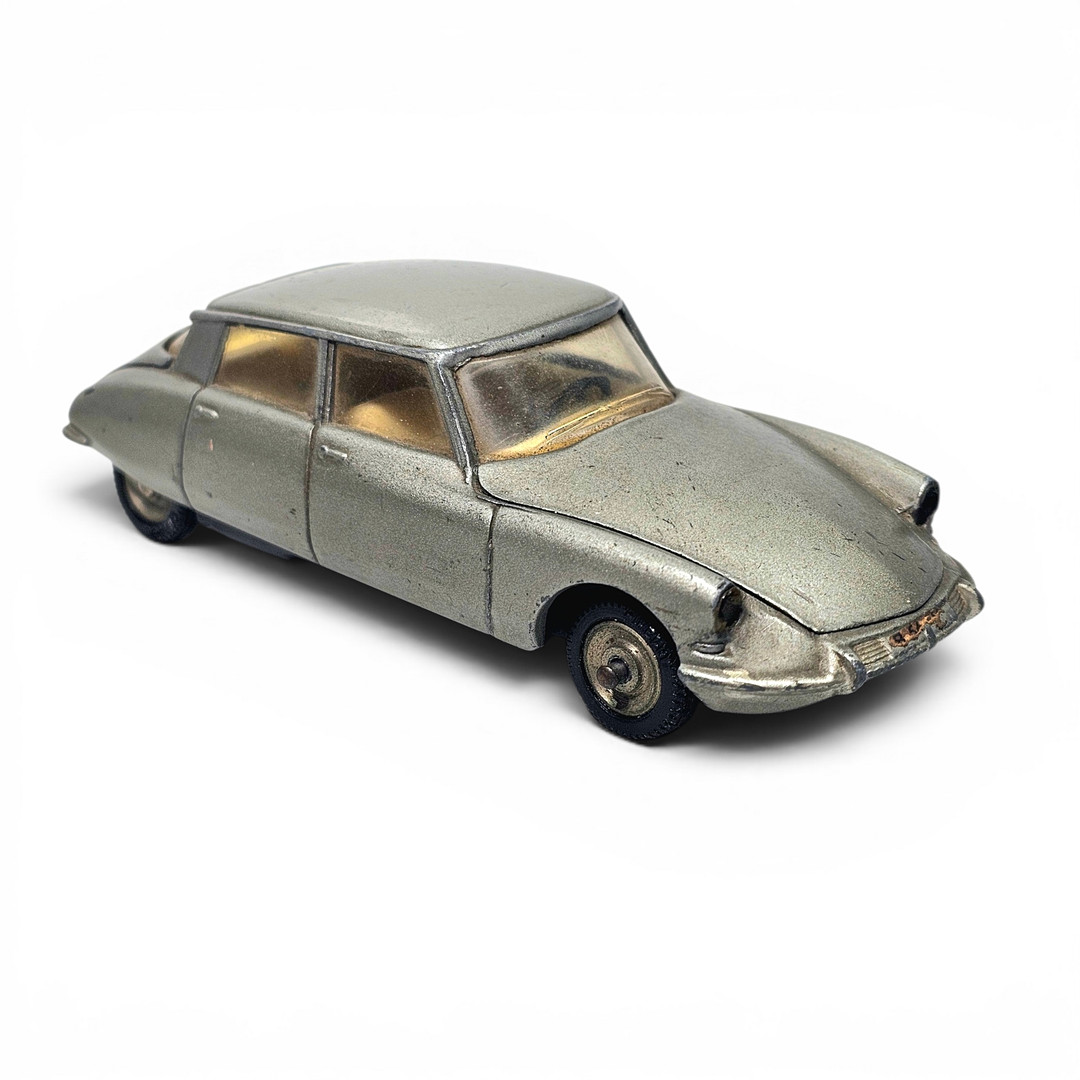 Meccano. Dinky Toys Poch. Coche Citroën DS19.